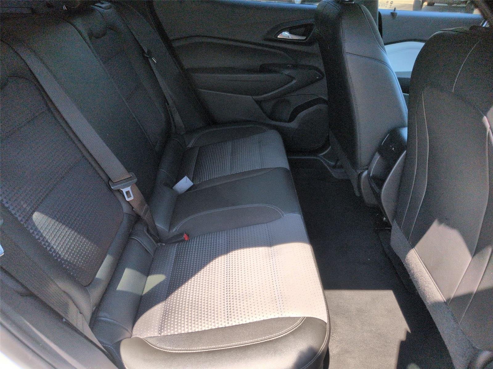 Used 2025  CHEVROLET 1LT image 34