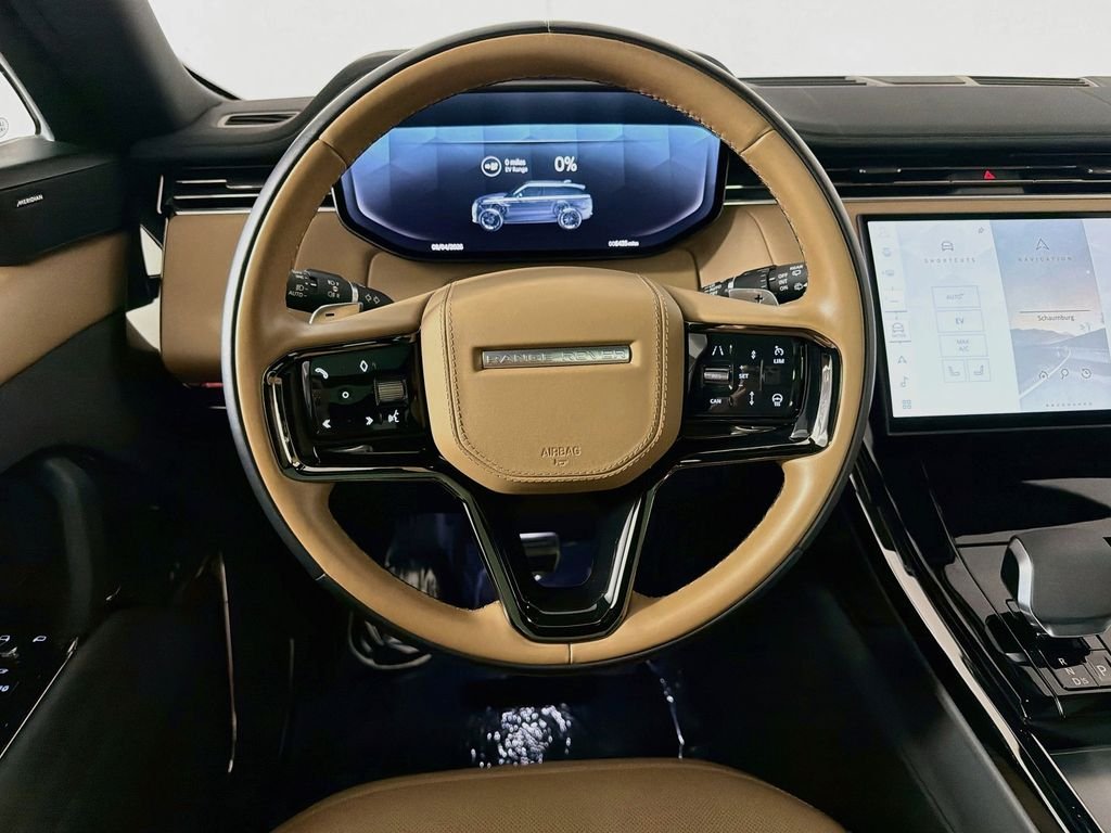 Used 2025 White Land Rover Dynamic SE image 11