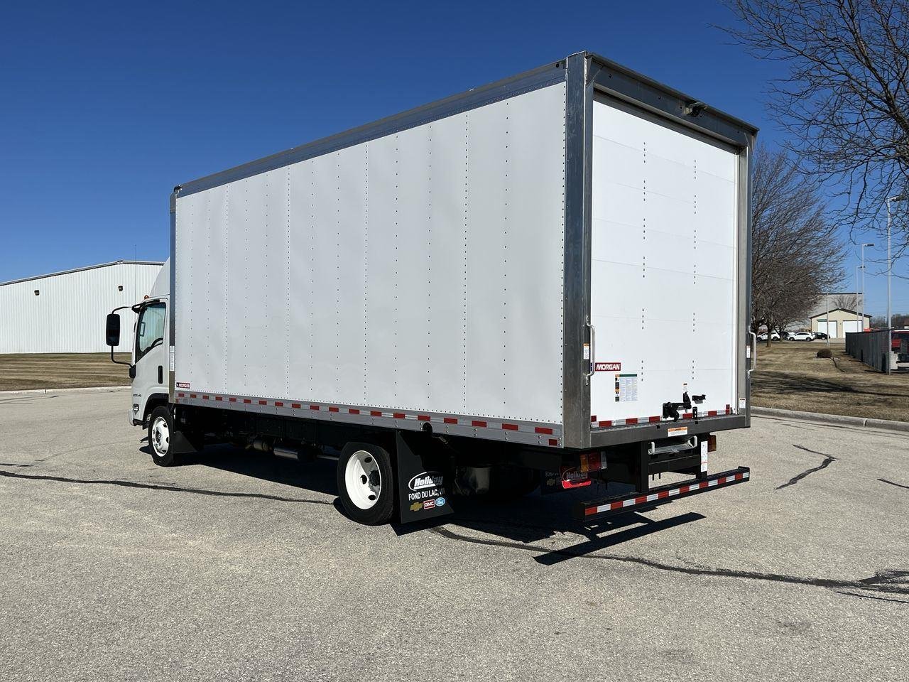 New 2024 Arc White Chevrolet  image 2