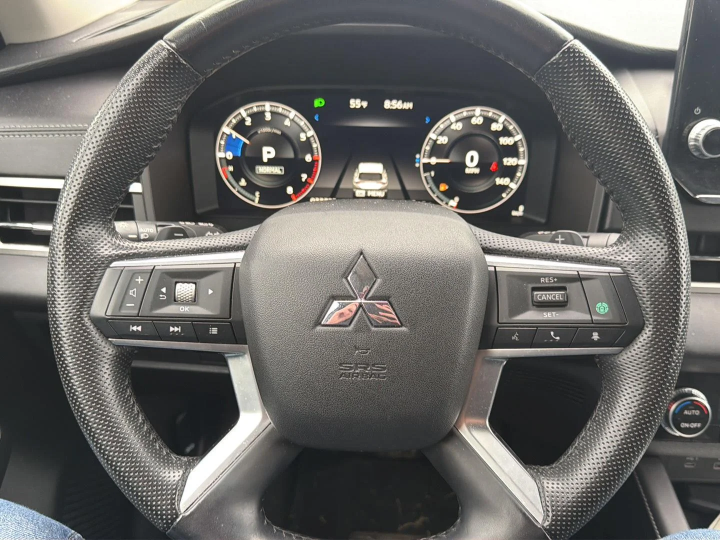 Used 2022 Black Diamond Mitsubishi SEL image 15