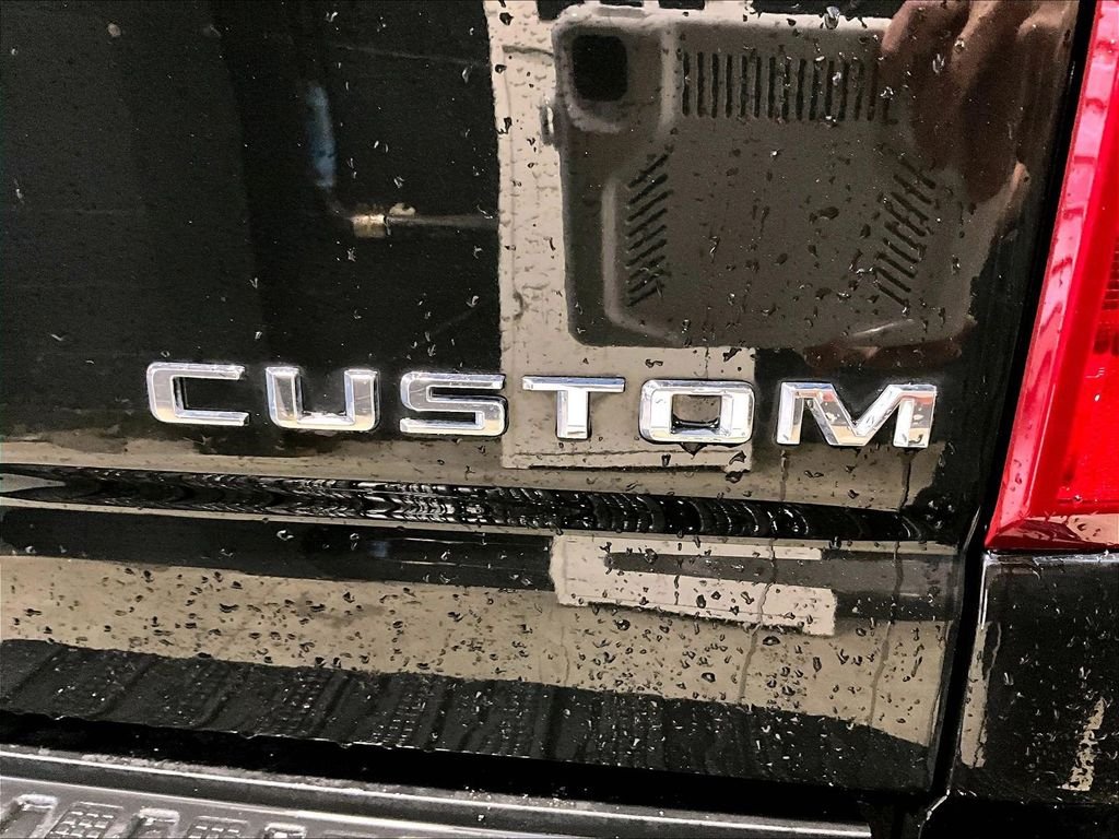 Used 2022 Black Chevrolet Custom image 29
