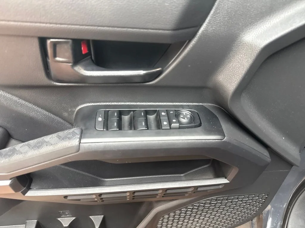Used 2025 Underground Toyota SR5 image 18
