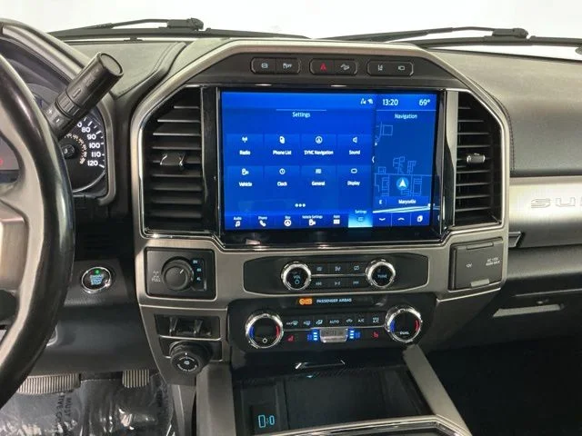 Used 2022  Ford Platinum image 23