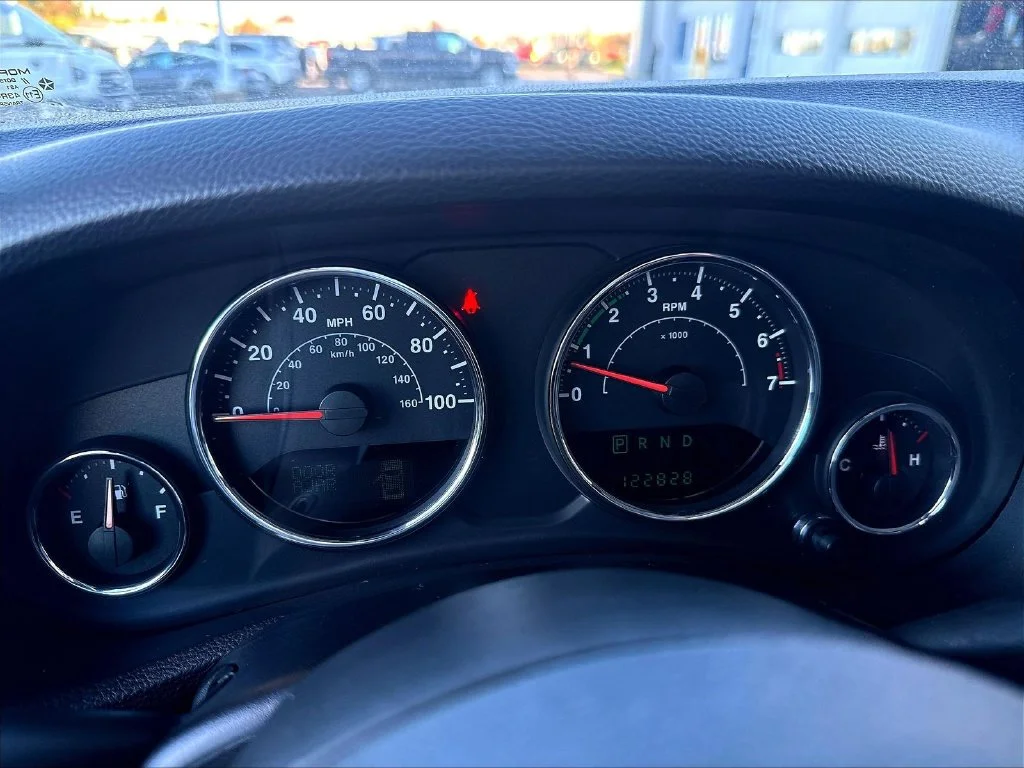 Used 2013 True Blue Pearlcoat Jeep Sport image 18
