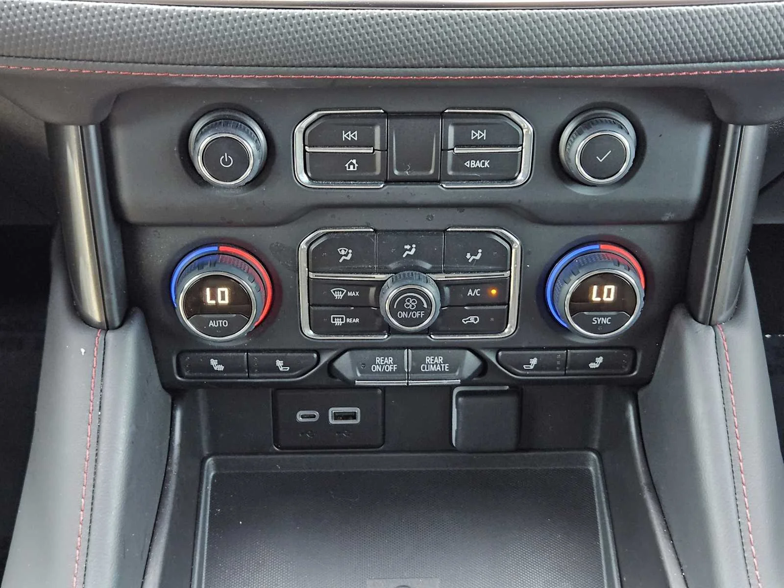 Used 2024 Summit White Chevrolet RST image 13