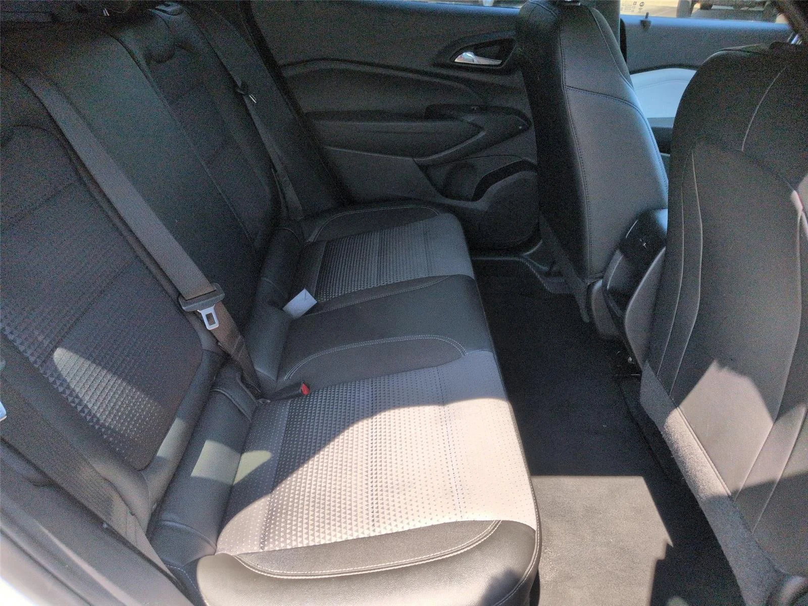 Used 2025  CHEVROLET 1LT image 34