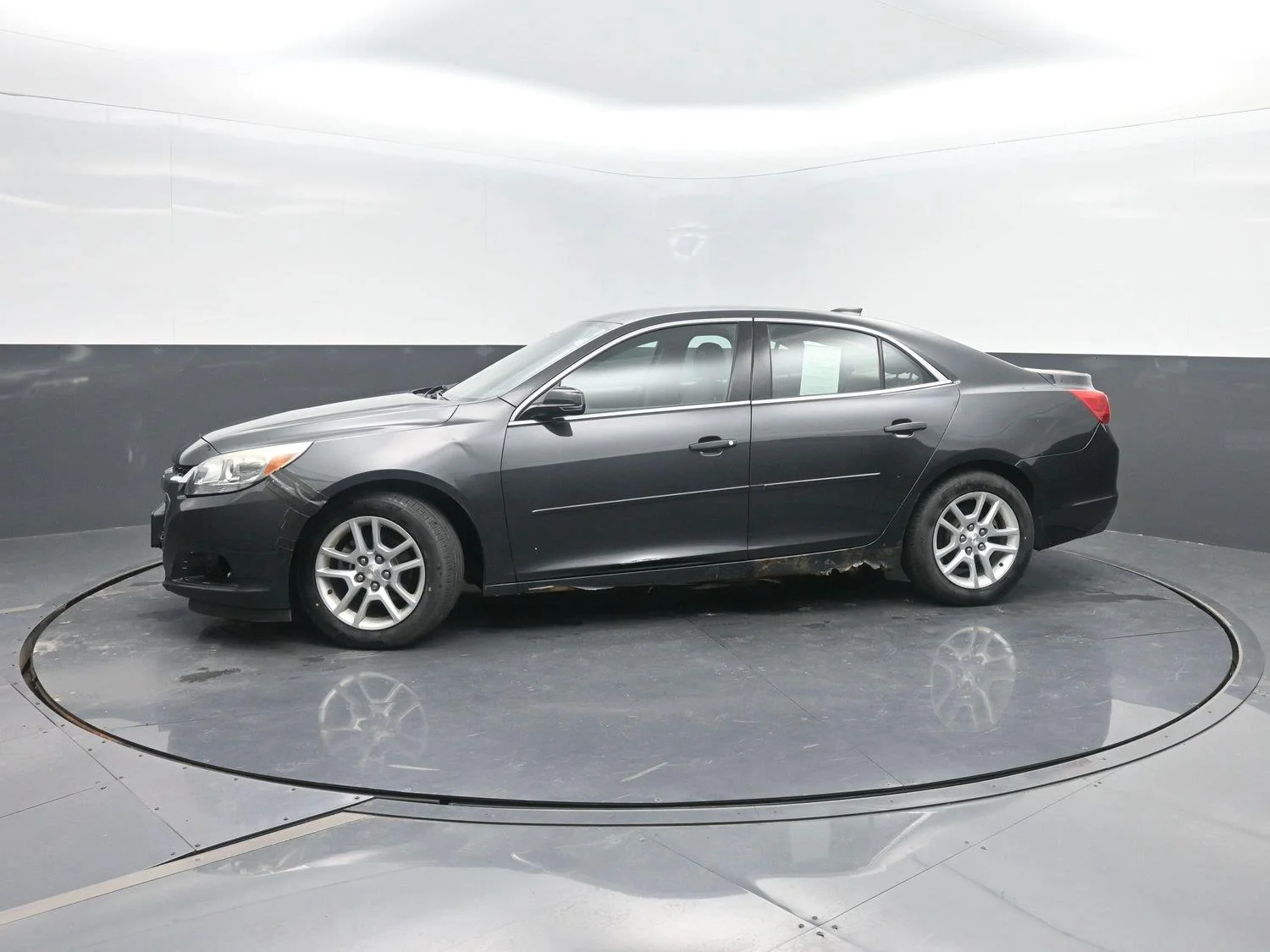 Used 2015 ASHEN GRAY METALLIC Chevrolet LT image 33