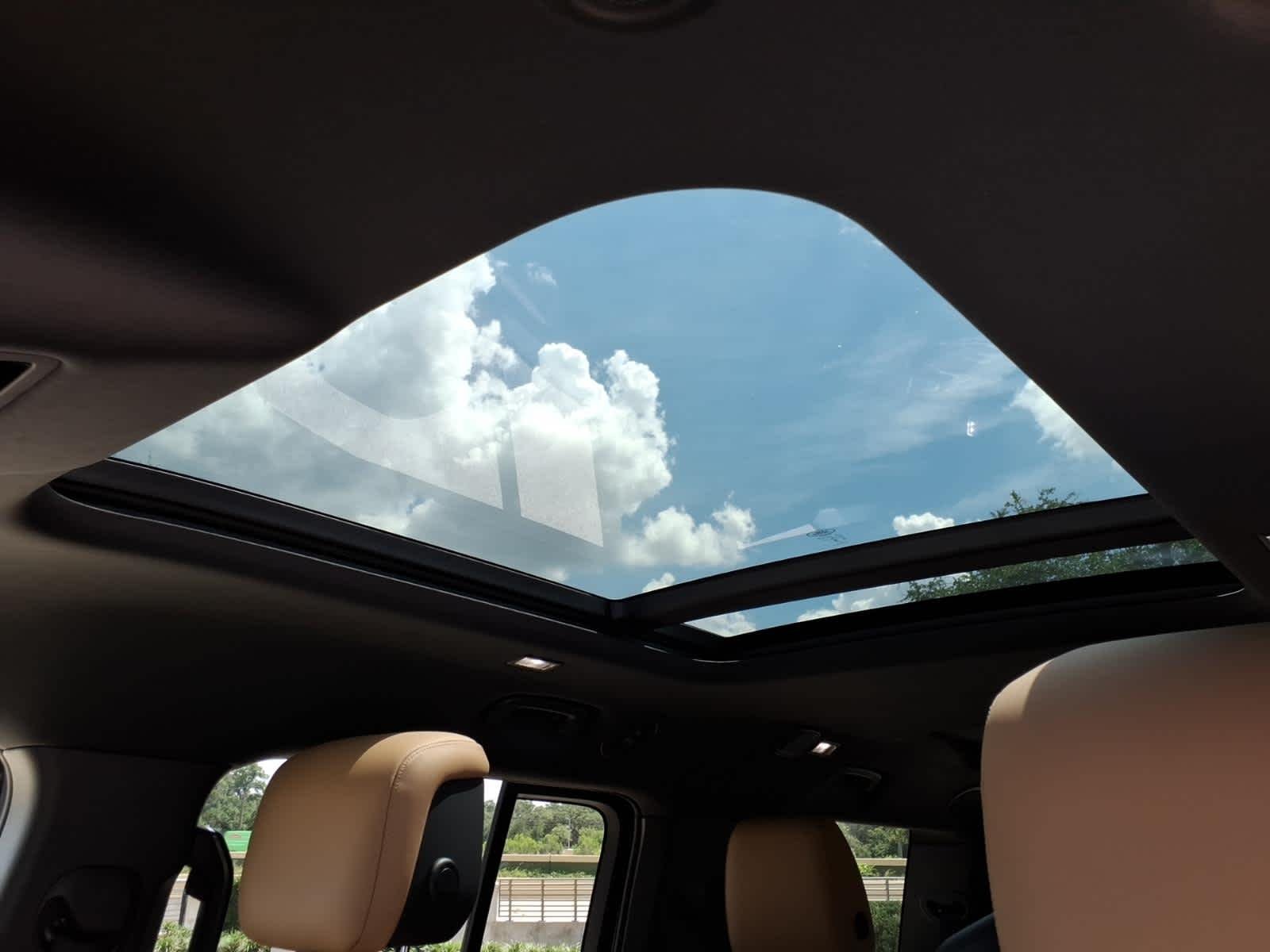 New 2026 Fuji White Land Rover X-Dynamic SE image 19