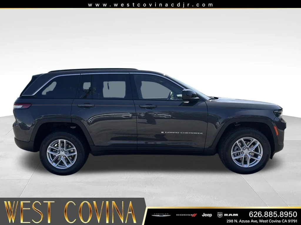 New 2026 Baltic Gray Metallic Clearcoat Jeep Laredo image 6