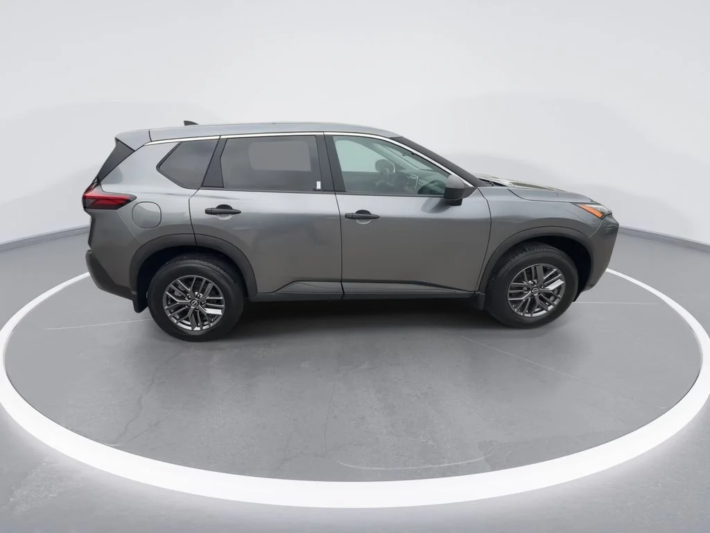 Used 2023 Gray Nissan S image 9