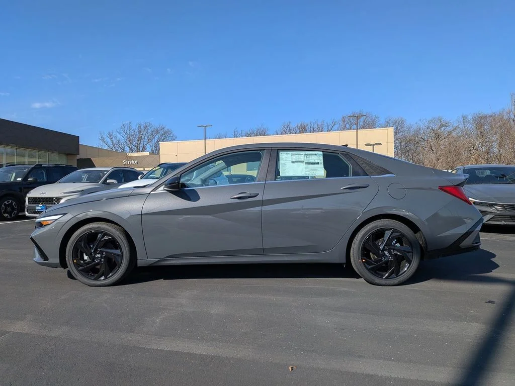 New 2026 Gray Hyundai SEL Sport image 4
