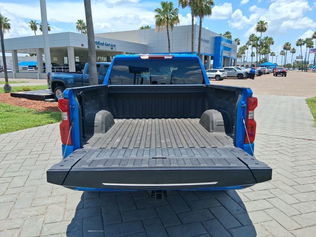 Used 2025 Riptide Blue Metallic Chevrolet Custom image 5