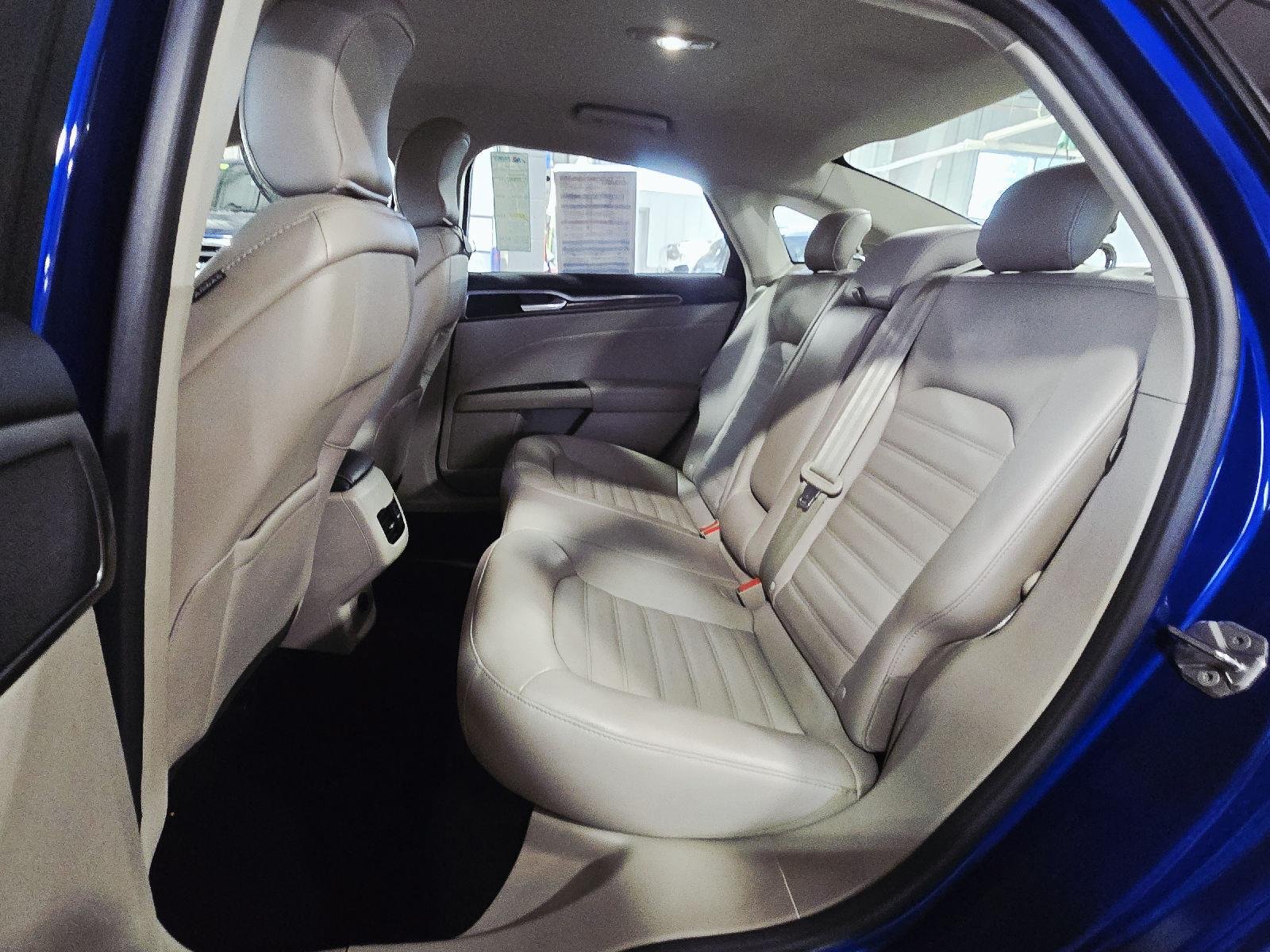 Used 2017 Lightning Blue Ford SE image 28