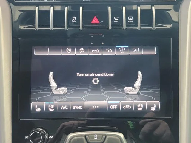 Used 2020  Lamborghini Base image 25