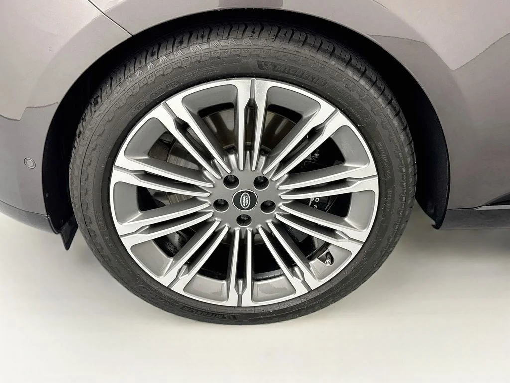 Used 2022 Gray Land Rover SE image 32