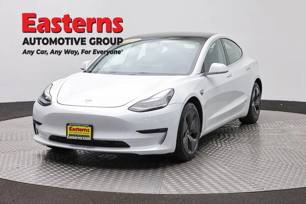 Used 2019 White Tesla Long Range image 1