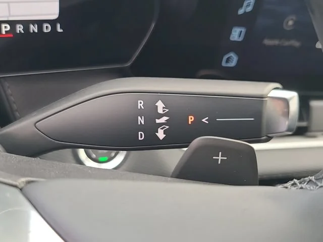 New 2027 Summit White Chevrolet LT image 31