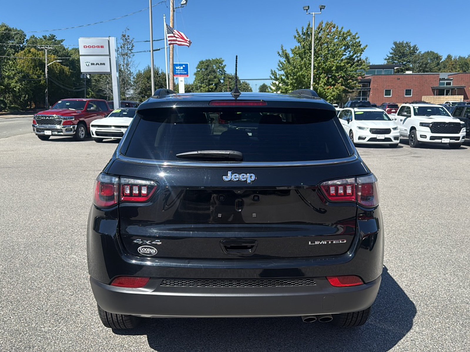 Certified Used 2022 Diamond Black Crystal Pearlcoat Jeep Limited 4x4 image 6