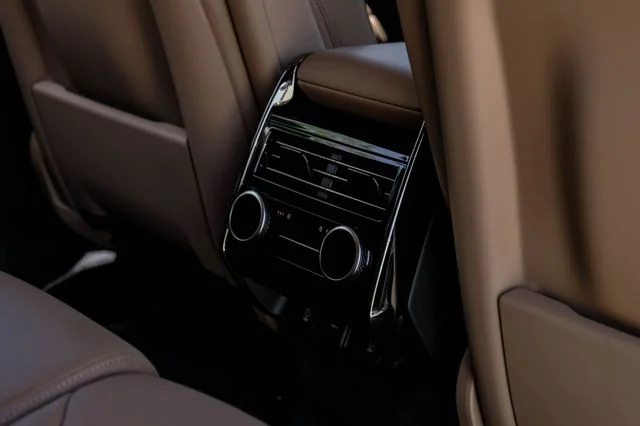 New 2026  Land Rover SE image 49