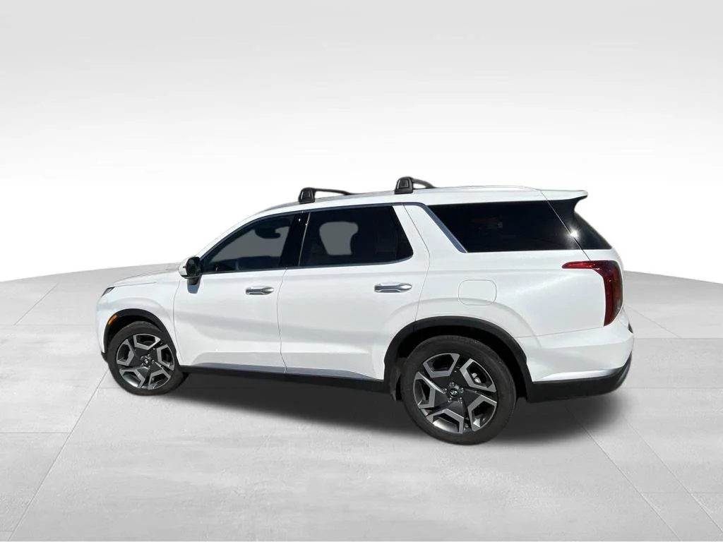 Used 2023 White Hyundai SEL image 7