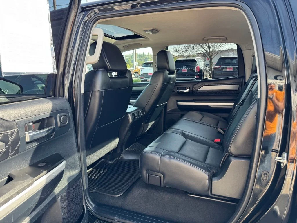 Used 2014 Black Toyota Platinum image 11