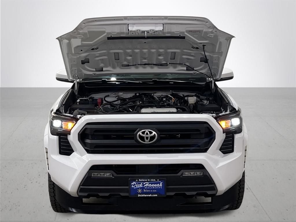 Used 2024 Ice Toyota SR5 image 5