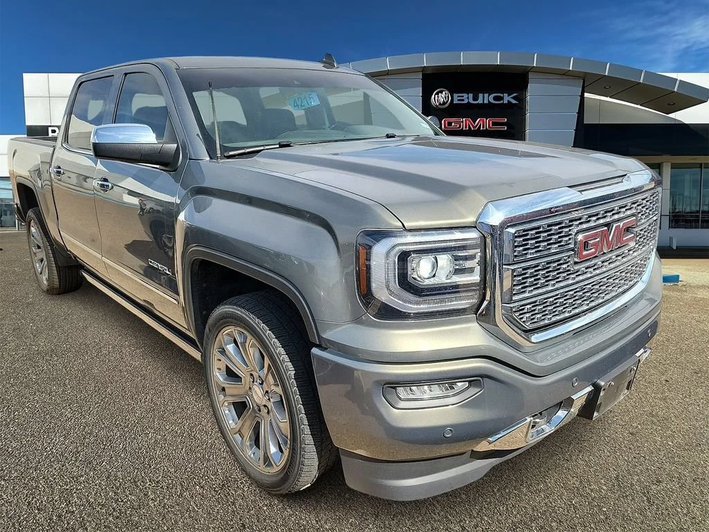 2018 GMC Sierra 4WD Crew Cab Short Box's photo