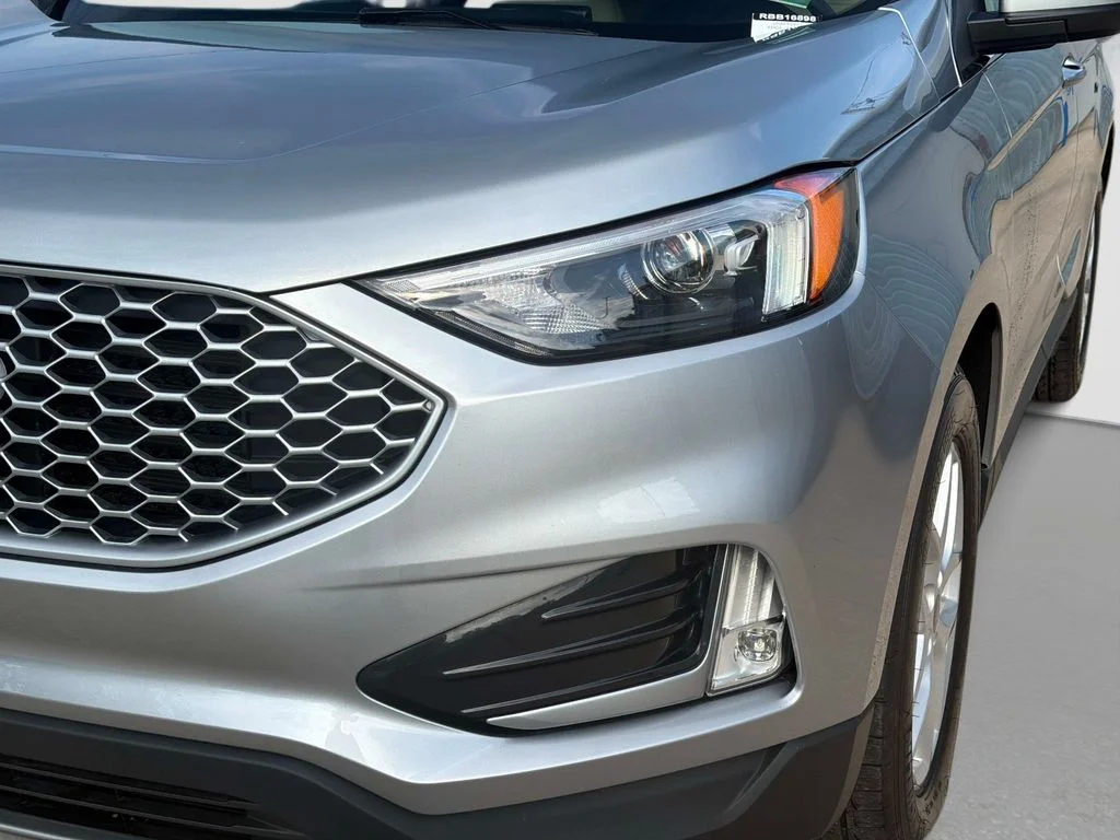 Used 2024 Iconic Silver Metallic Ford SEL image 11