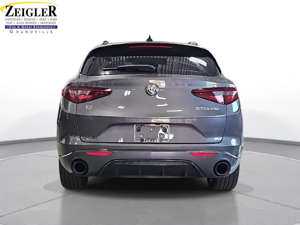 Used 2023 Gray Alfa Romeo Veloce image 6