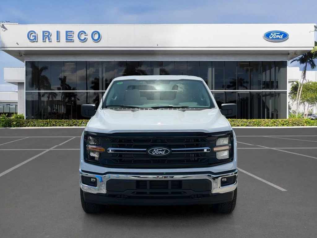 New 2026 Oxford White Ford XLT image 2