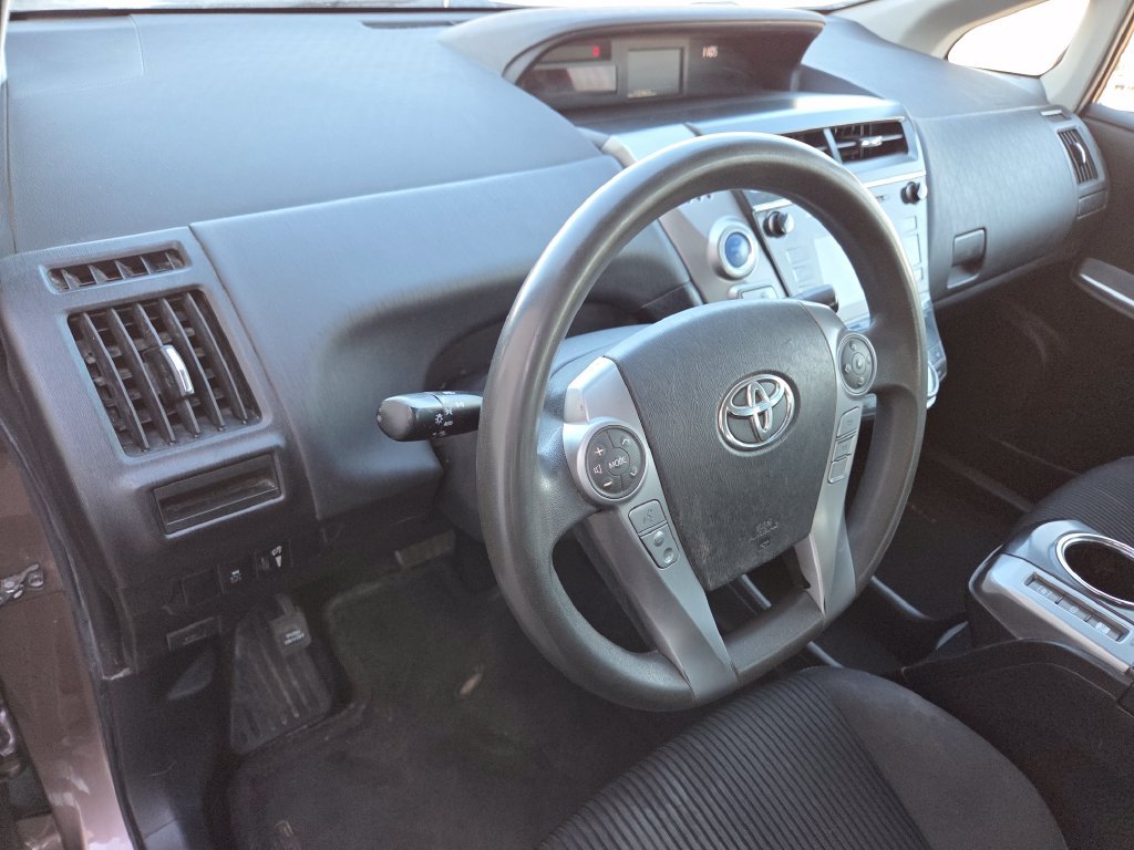 Used 2015 Brown Toyota Three image 18