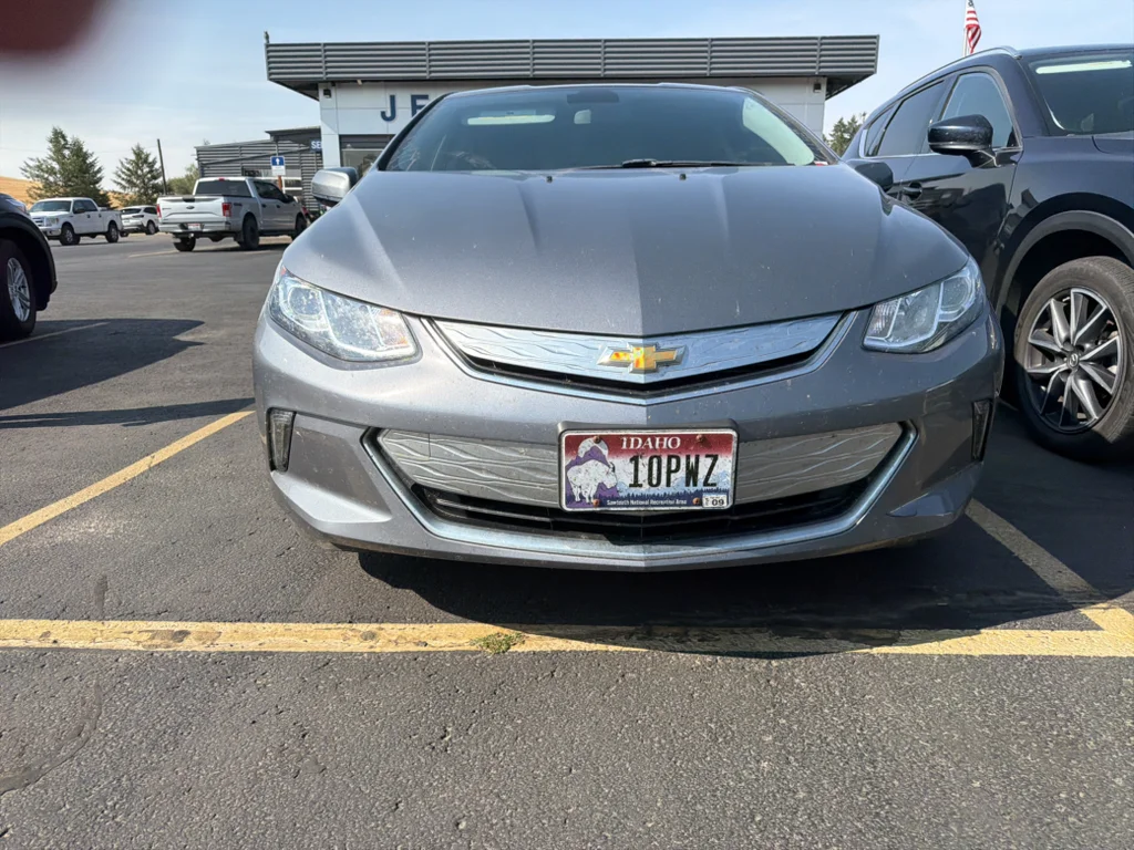 Used 2018 Satin Steel Metallic Chevrolet LT image 6