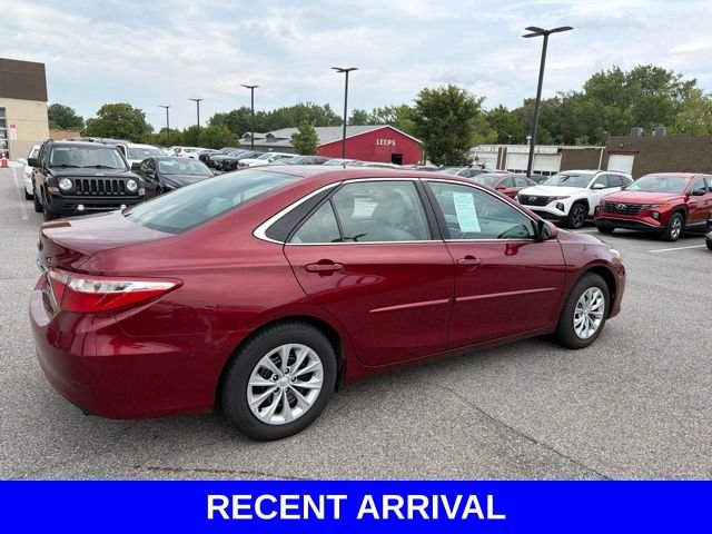 Used 2017 Red Toyota LE image 18