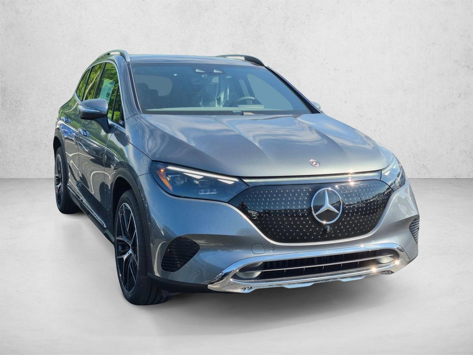 New 2026 Selenite Grey Metallic Mercedes-Benz EQE320 image 7