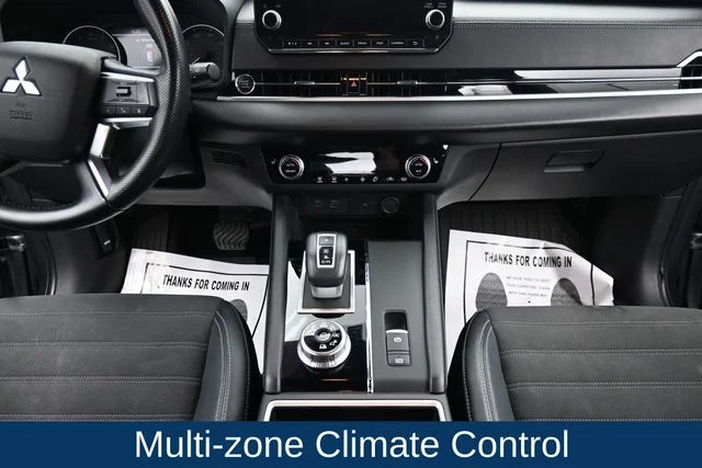 Used 2022  Mitsubishi SE image 16