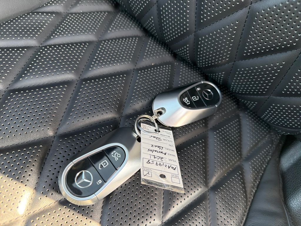 Used 2021 Silver Mercedes-Benz S 580 image 29
