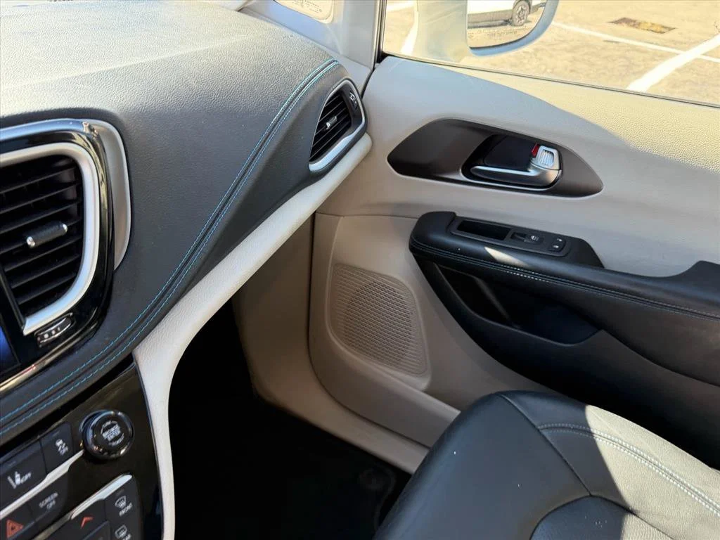 Used 2021 White Chrysler Touring L image 14