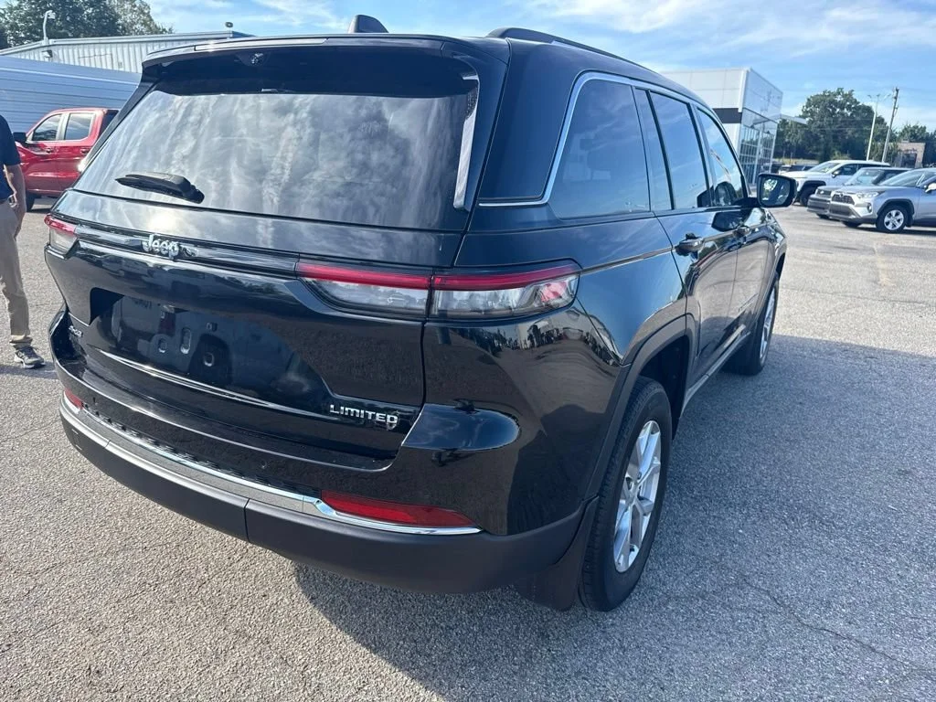 Used 2023 Black Jeep Limited image 5