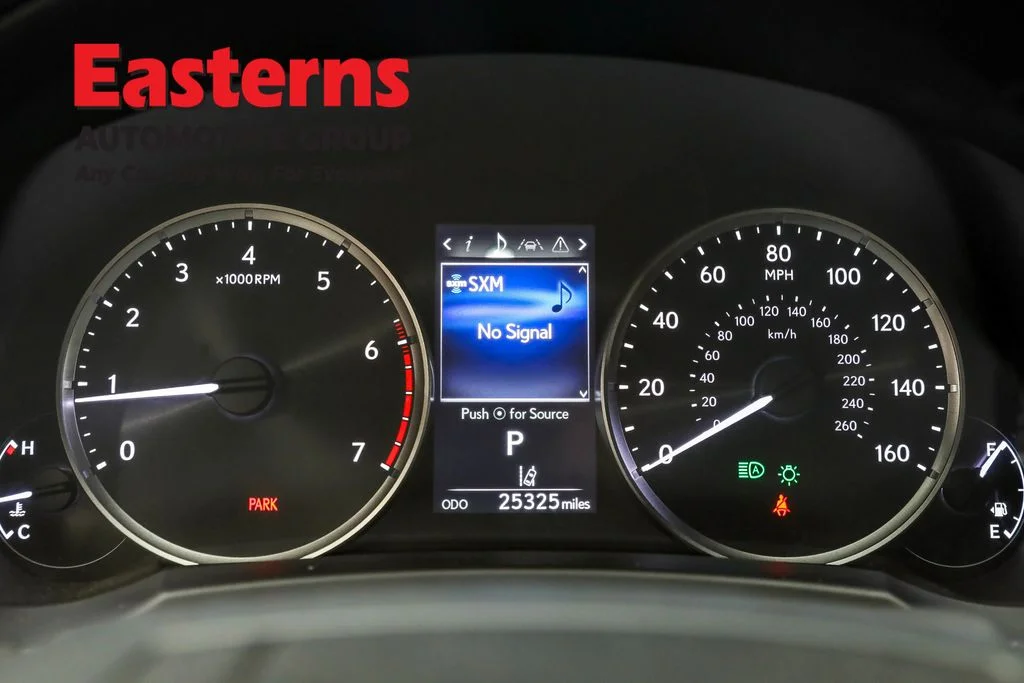 Used 2021  Lexus 300 image 17