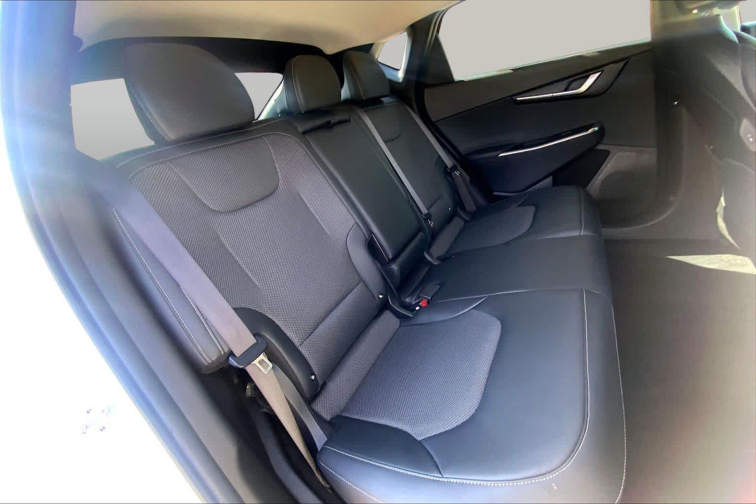 Certified Used 2024 Snow White Pearl Kia Light Long Range image 18