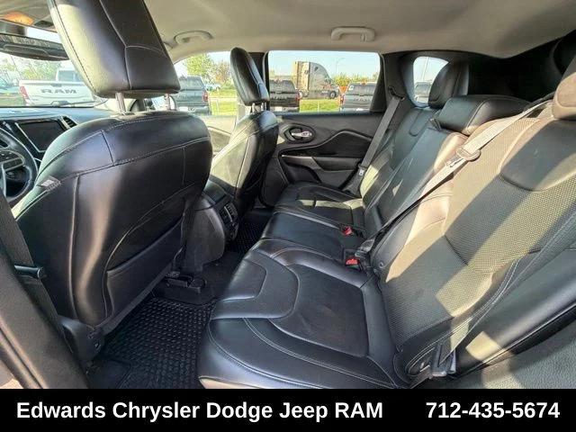 Used 2019 Gray Jeep Limited image 24