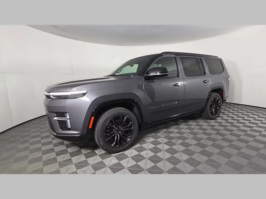New 2026 Baltic-Gray Metallic Clear-Coat Exterior Paint Jeep Summit Obsidian image 42