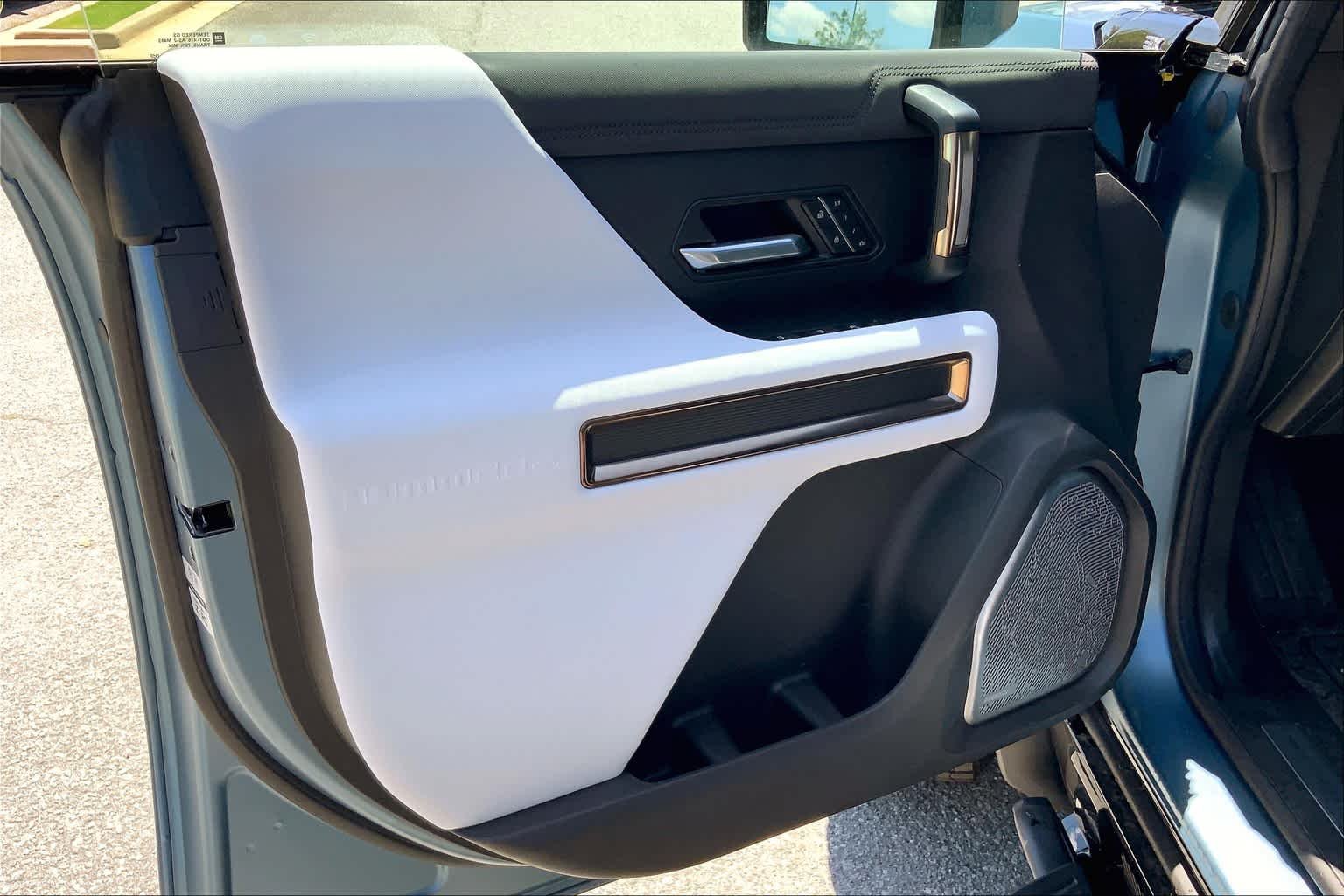 2024 GMC HUMMER EV 3X - Photo 10