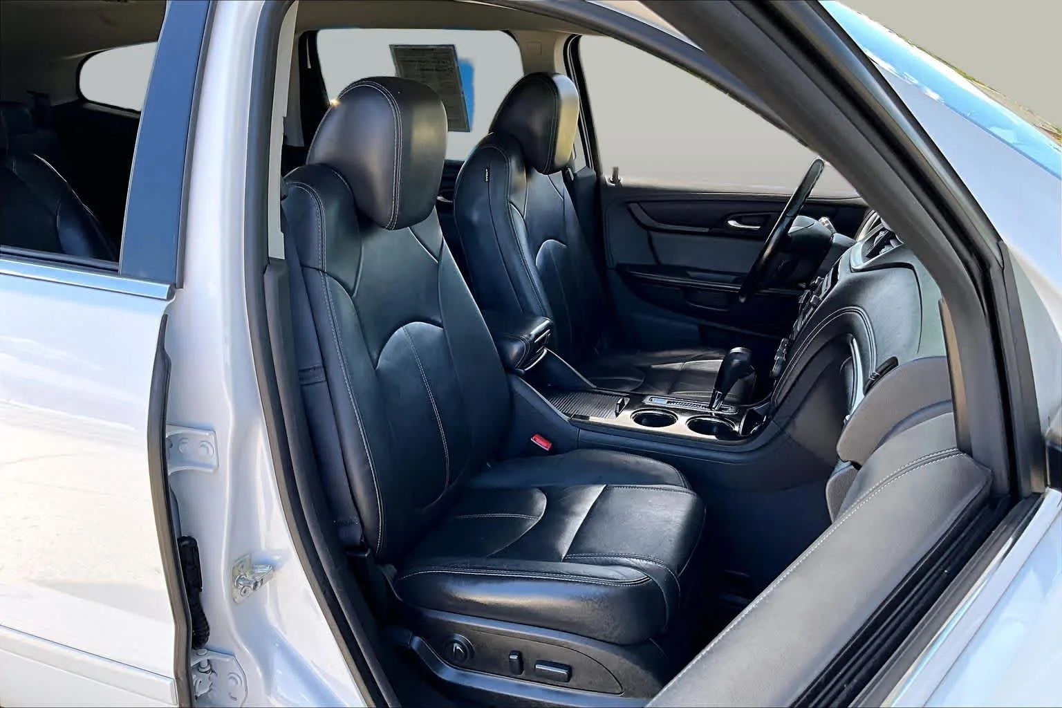 Used 2016 Summit White Chevrolet LT image 9