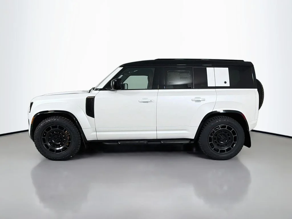 New 2026 Fuji White Land Rover  OCTA image 8