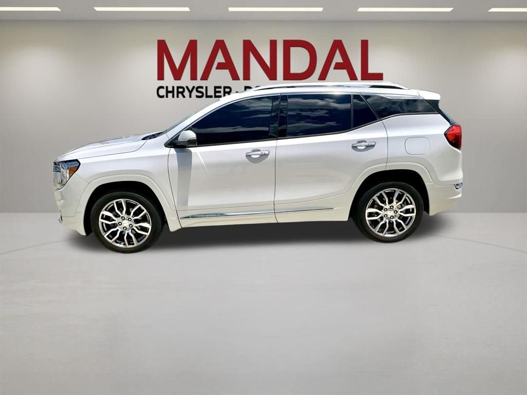Used 2022 White GMC Denali image 8