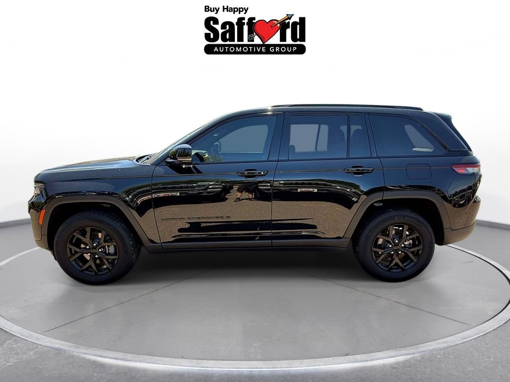 Used 2025 Black Jeep Altitude X image 4