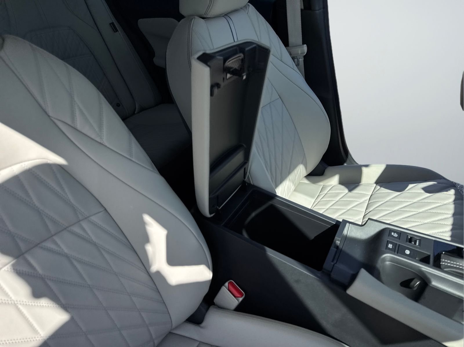 New 2026 Gray Nissan SL image 37