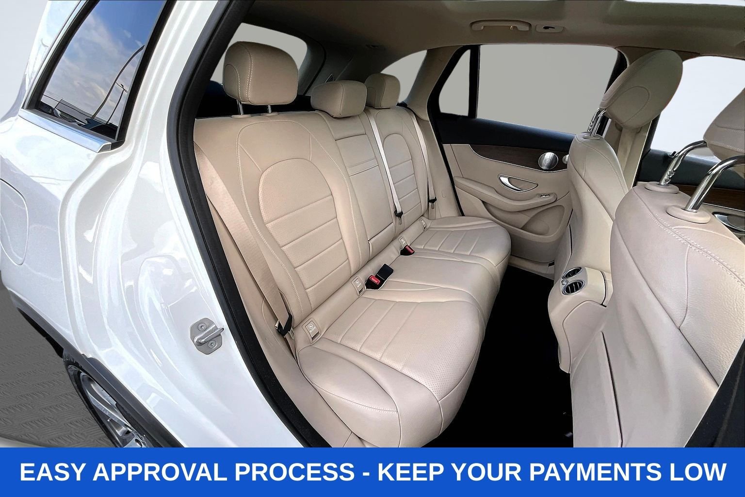 Used 2020 White Mercedes-Benz GLC 300 image 28