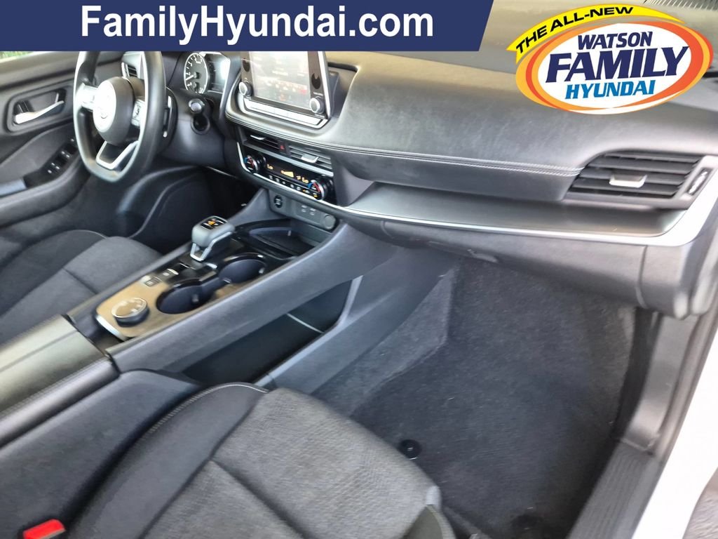 Used 2024 White Nissan SV image 29